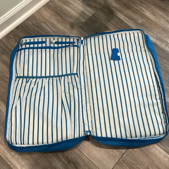 Love Taza Target 2 in 1 Blue Carry on Duffel Bag Backpack - Picture 4 of 16